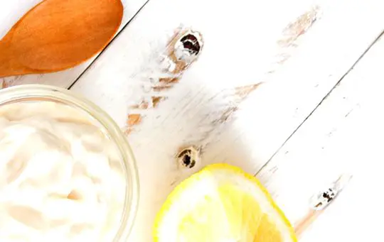 Lemon sour cream cheesecake: 