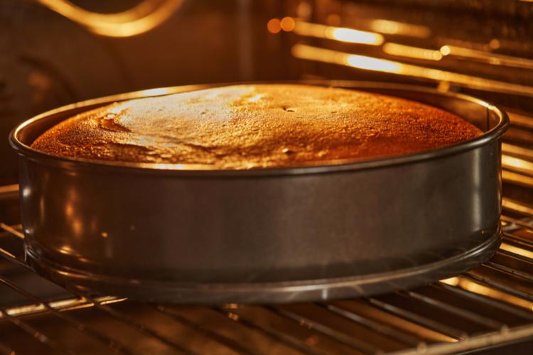 Should I Let My Cheesecake Cool in the Oven?
